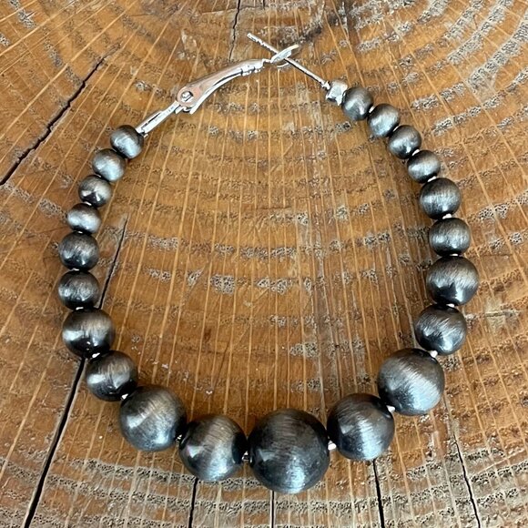 Navajo Style Pearl Graduated Hoop Earrings - Picture 2 of 2